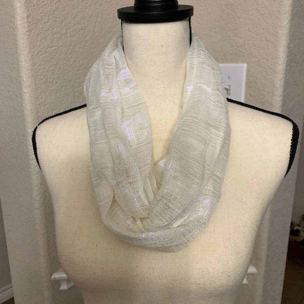 Children’s Place iridescent white infinity scarf